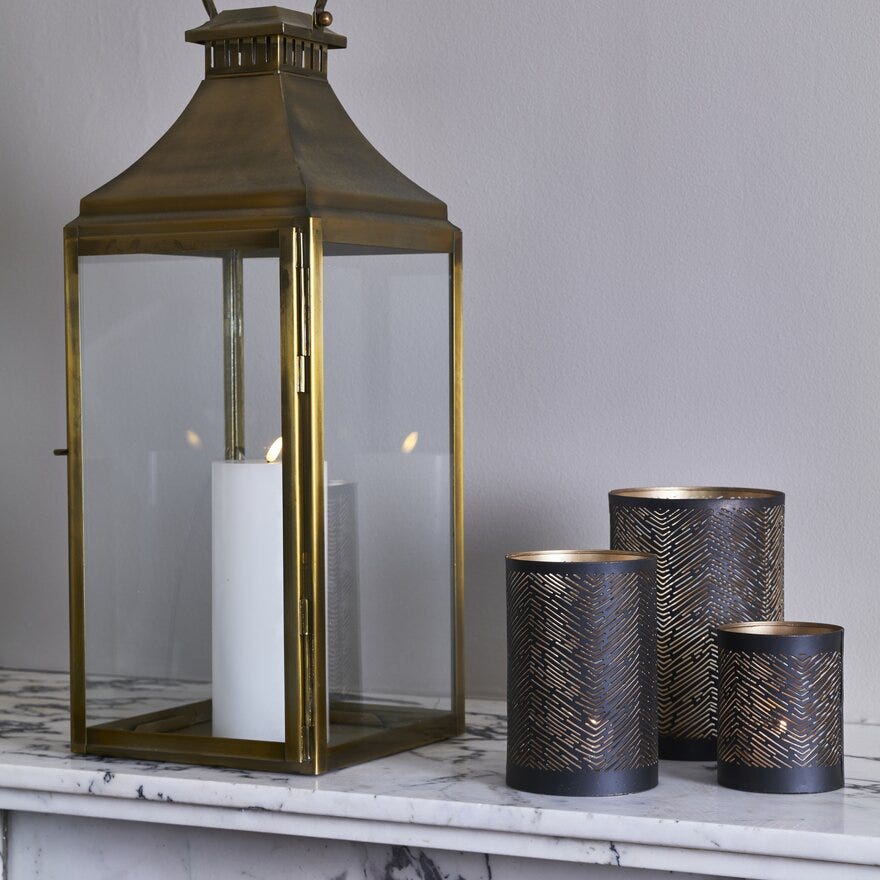 HARI Lysholder H18 cm i Svart