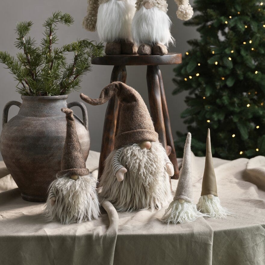 Sindig LUK Julenisse H23 cm i Beige/natur