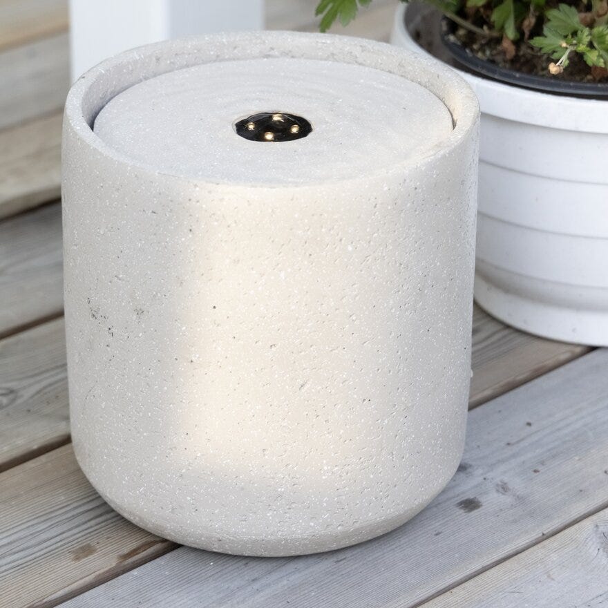 Sindig RHETT Vannfontene H21 cm i Beige/natur
