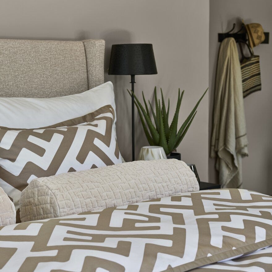 Bedtime Story By Halvor Bakke ANURA Sengesett 140x200 cm i Beige/natur designet av Halvor Bakke