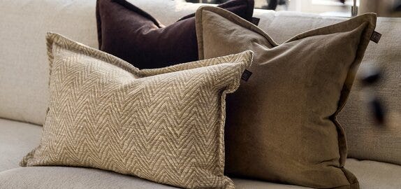 Halvor Bakke BOGSTAD Pynteputetrekk 40x60 cm i Beige/natur designet av Halvor Bakke