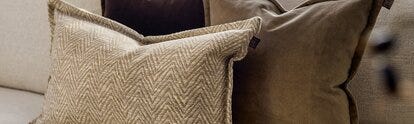 Halvor Bakke BOGSTAD Pynteputetrekk 40x60 cm i Beige/natur designet av Halvor Bakke