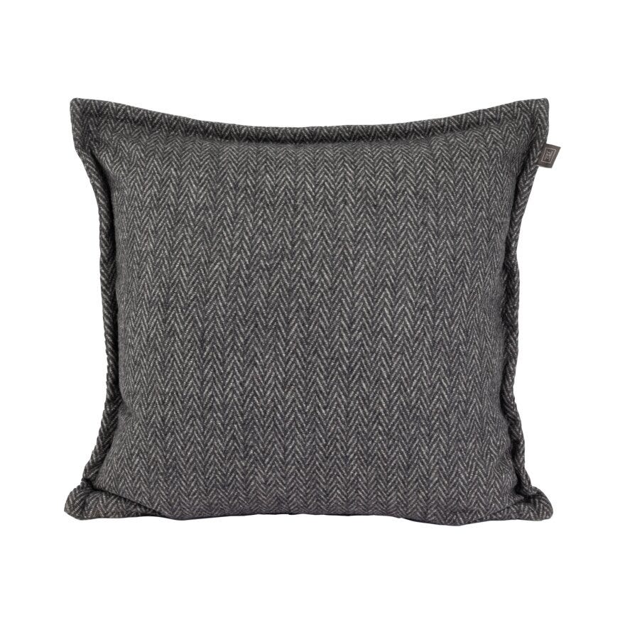 Cabin Collection by Halvor Bakke BORDOY Putetrekk 50x50 cm i Grå designet av Halvor Bakke