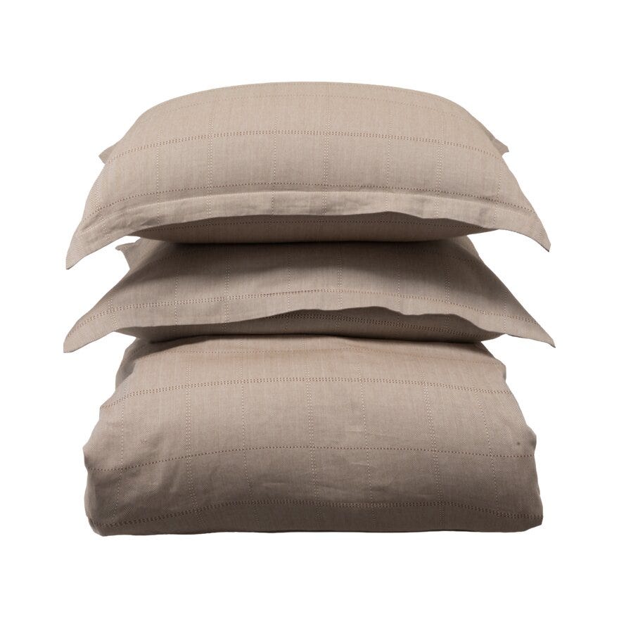 Bedtime Story By Halvor Bakke BRISKEBY Sengesett 200x220 cm i Brun designet av Halvor Bakke