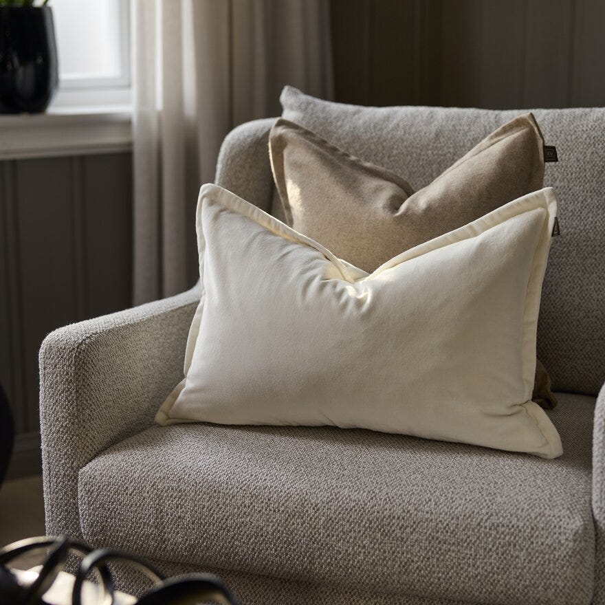 Halvor Bakke THOMAS Pynteputetrekk 40x60 cm i Beige/natur designet av Halvor Bakke