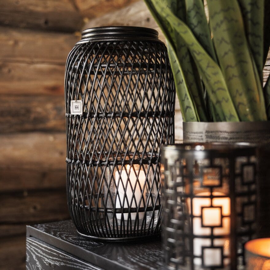 Cabin Collection by Halvor Bakke LOMBOK Lykt H45 cm i Svart designet av Halvor Bakke