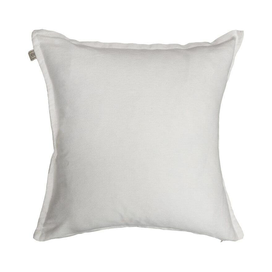 Halvor Bakke KAPP Pynteputetrekk 50x50 cm i Hvit designet av Halvor Bakke