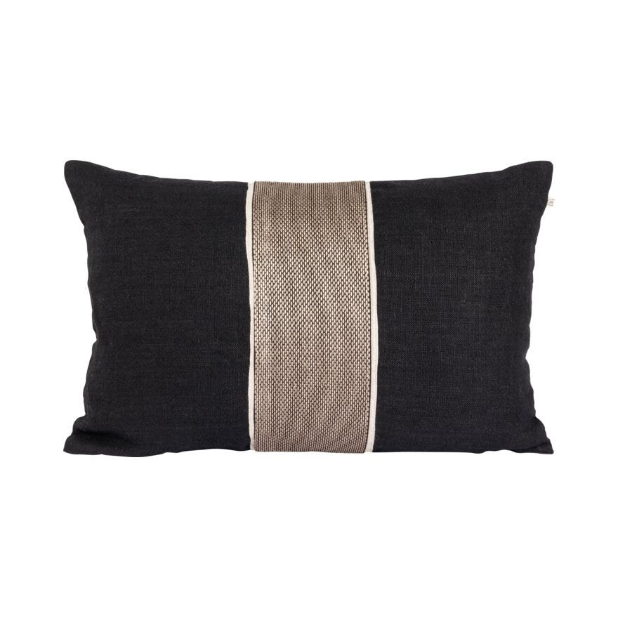 Halvor Bakke SOWETO Putetrekk 40x60 cm i Svart designet av Halvor Bakke