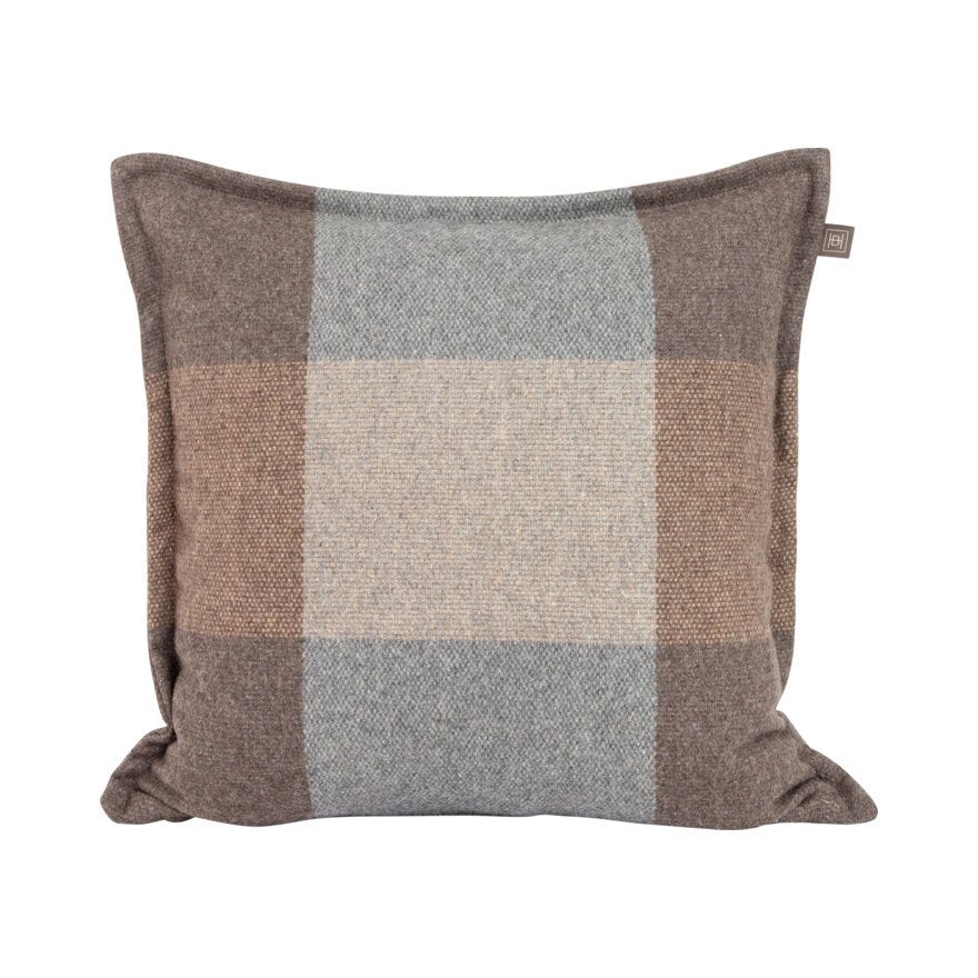 Halvor Bakke ULUNDI Putetrekk 50x50 cm i Brun designet av Halvor Bakke