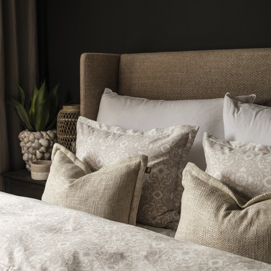 Bedtime Story By Halvor Bakke SIR WILLIAM Sengesett 140x200 cm i Beige/natur designet av Halvor Bakke