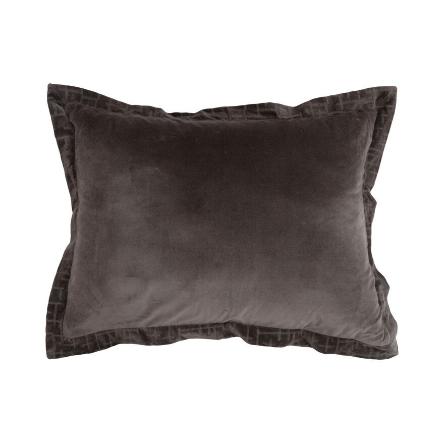 Bedtime Story By Halvor Bakke GRAND PROVENCE Hotellputetrekk 70x100 cm i Brun designet av Halvor Bakke