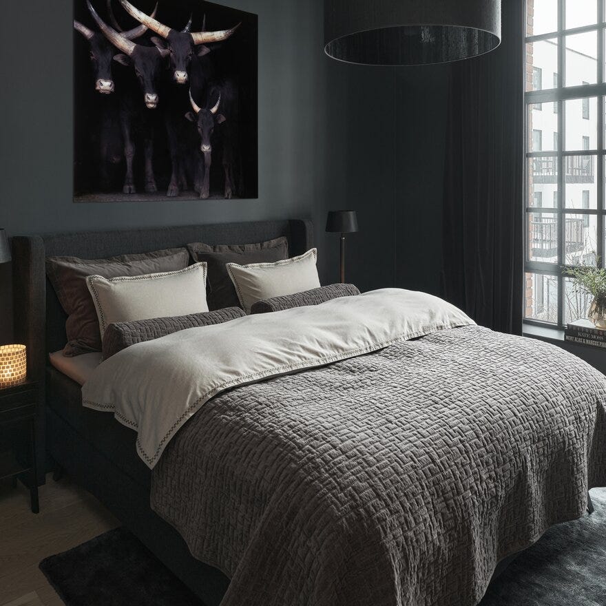 Bedtime Story By Halvor Bakke GRAND PROVENCE Putetrekk 23x70 cm i Brun designet av Halvor Bakke