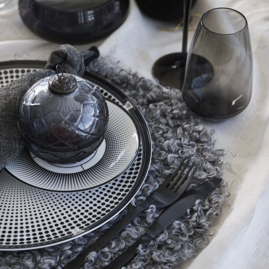Magnor NOIR Vannglass 37CL cm i Grå designet av Halvor Bakke