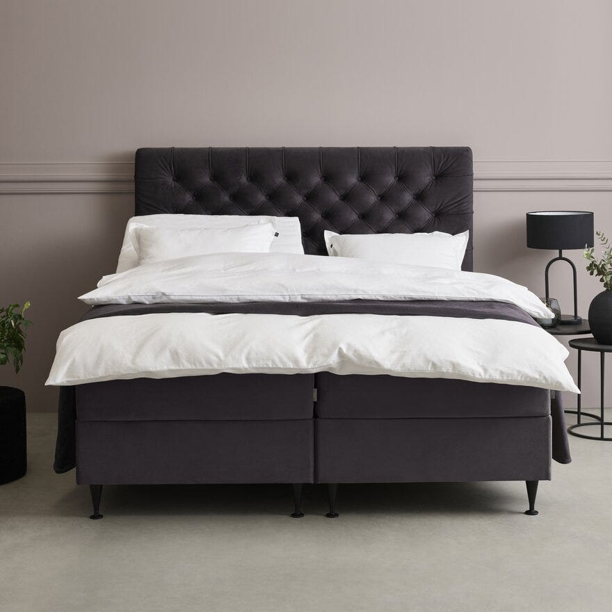 Signature Collection Sleeping VEGA Regulerbar seng 180x200 cm i Grå