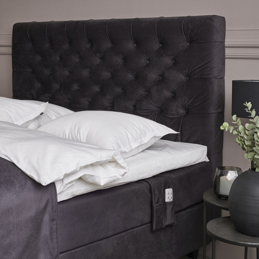 Signature Collection Sleeping VEGA Regulerbar seng 180x200 cm i Grå