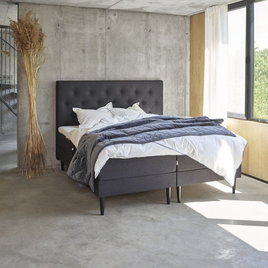 Signature Collection Sleeping HITRA Sengegavl 180x134 cm i Grå