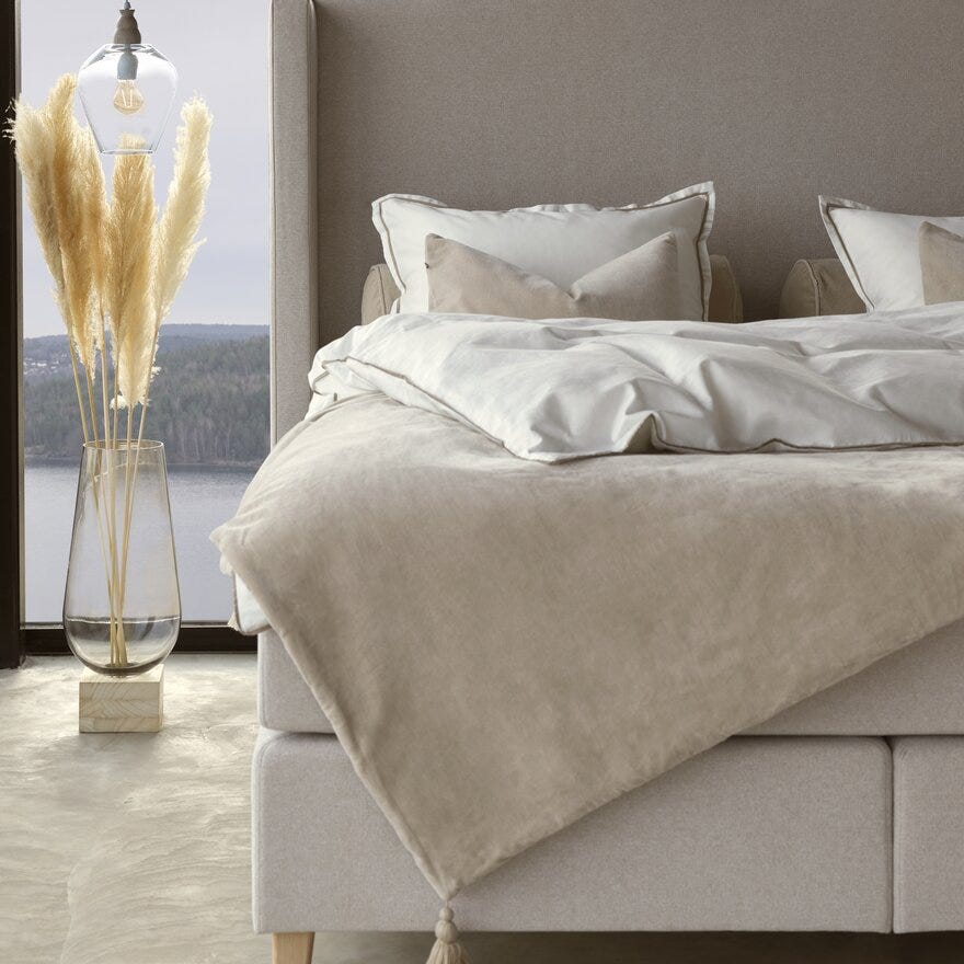 Bedtime Story By Halvor Bakke ST.GEORGE Sengesett 140x220 cm i Beige/natur designet av Halvor Bakke