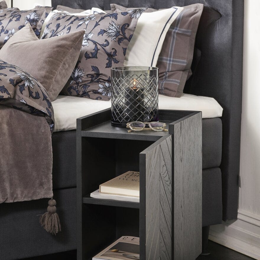 Magnor SKYLINE LUX Stormlykt H20 cm i Svart designet av Halvor Bakke
