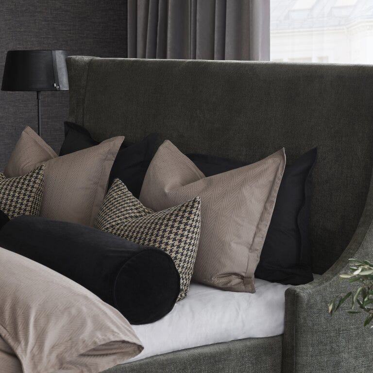Signature Collection Sleeping BRAMSKJÆRA Kontinentalseng 160x200 cm i Grå designet av Halvor Bakke