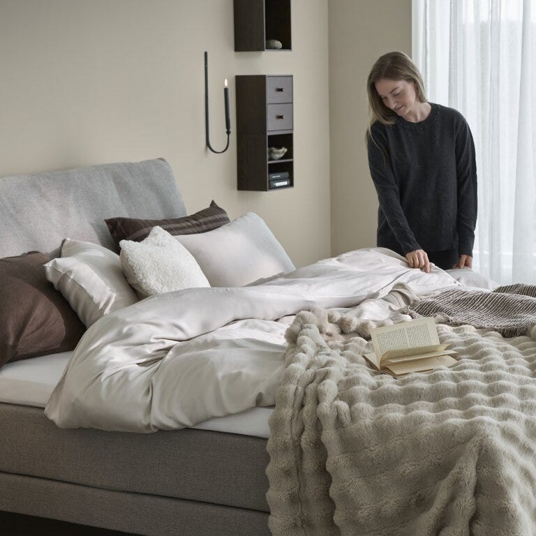 Signature Collection Sleeping FRØYA Seng med gavl 140x200 cm i Brun