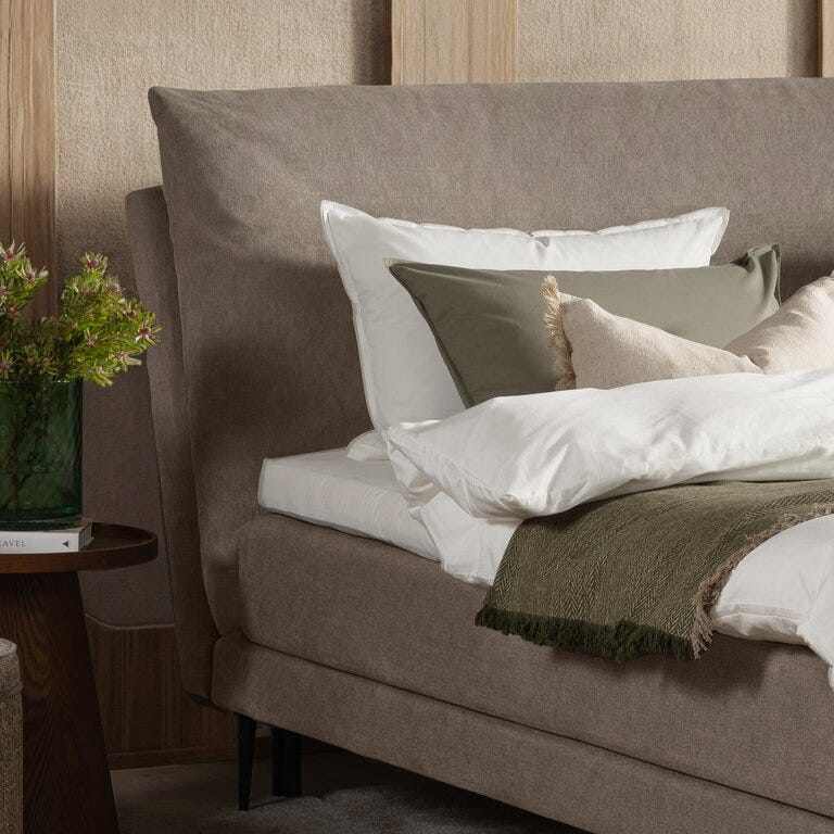 Signature Collection Sleeping FRØYA Seng med gavl 140x200 cm i Brun