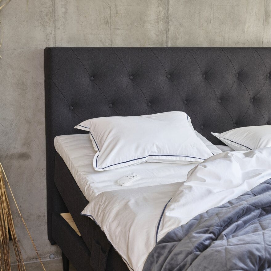 Signature Collection Sleeping HITRA Regulerbar seng 180x200 cm i Grå