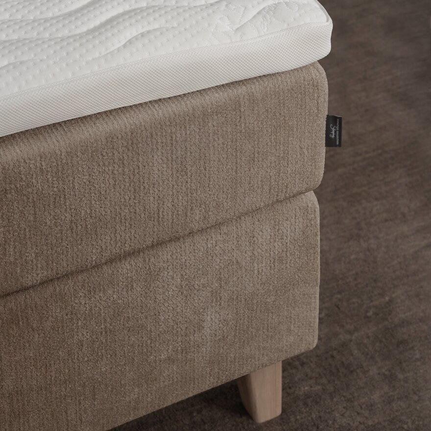Signature Collection Sleeping HITRA Regulerbar seng 80x200 cm i Brun