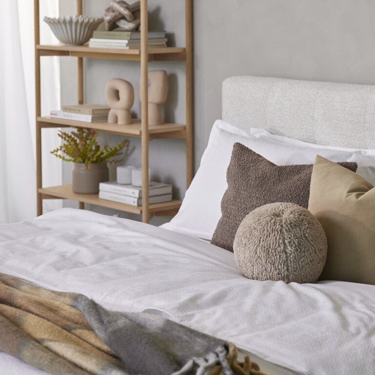 Signature Collection Sleeping NOTTING HILL Seng med gavl 140x200 cm i Beige/natur