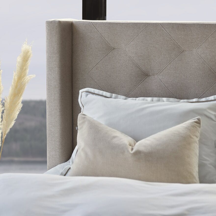 Bedtime Story By Halvor Bakke ST.GEORGE Sengesett 140x200 cm i Beige/natur designet av Halvor Bakke