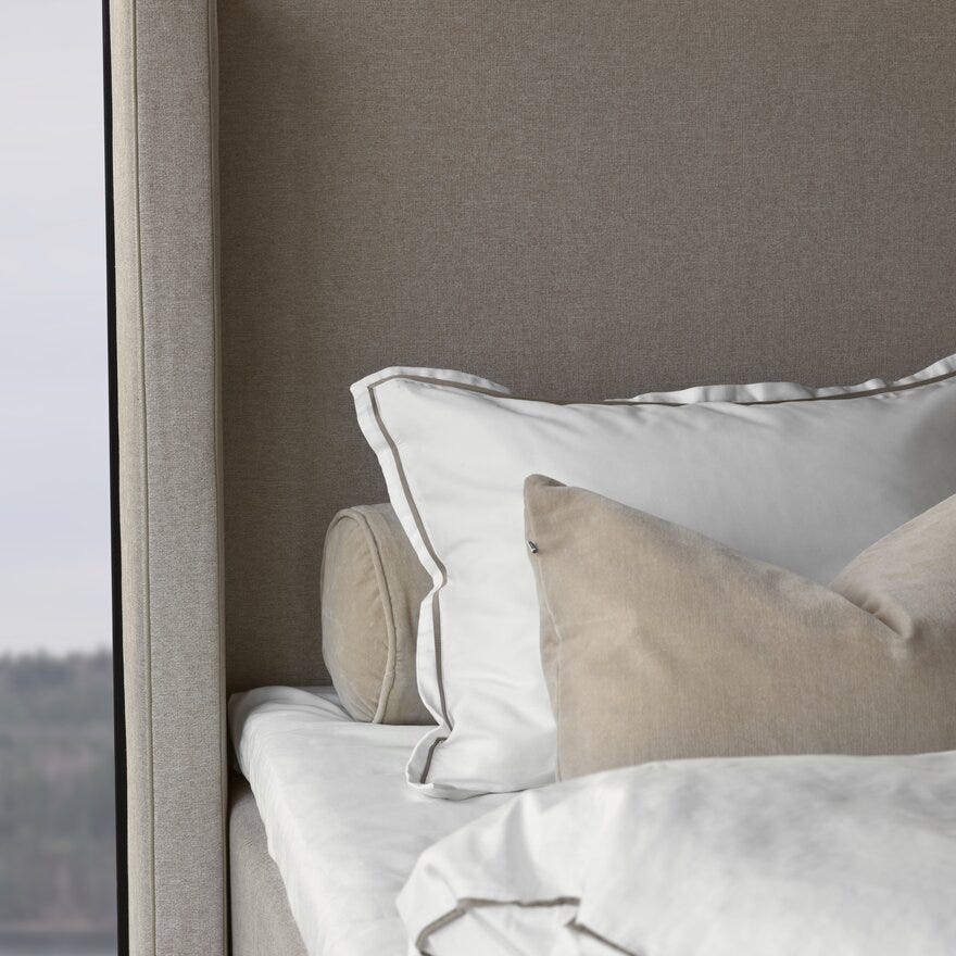 Bedtime Story By Halvor Bakke ST.GEORGE Sengesett 140x200 cm i Beige/natur designet av Halvor Bakke