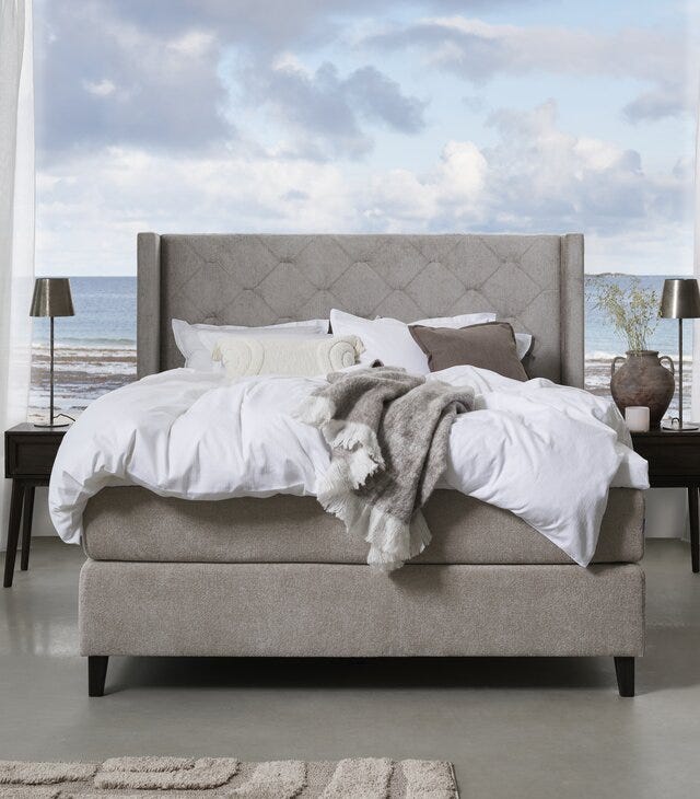 Signature Collection Sleeping SANDØ Kontinentalseng med gavl 210x210 cm i Beige/natur