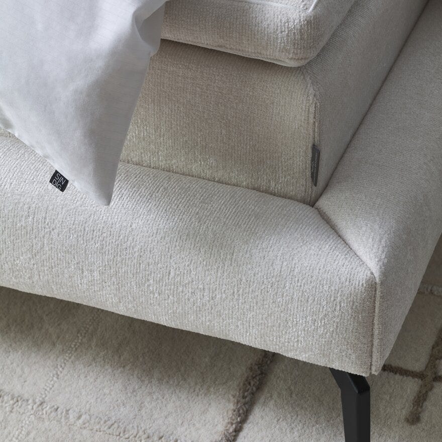 Signature Collection Sleeping SOHO Seng med gavl 140x200 cm i Beige/natur