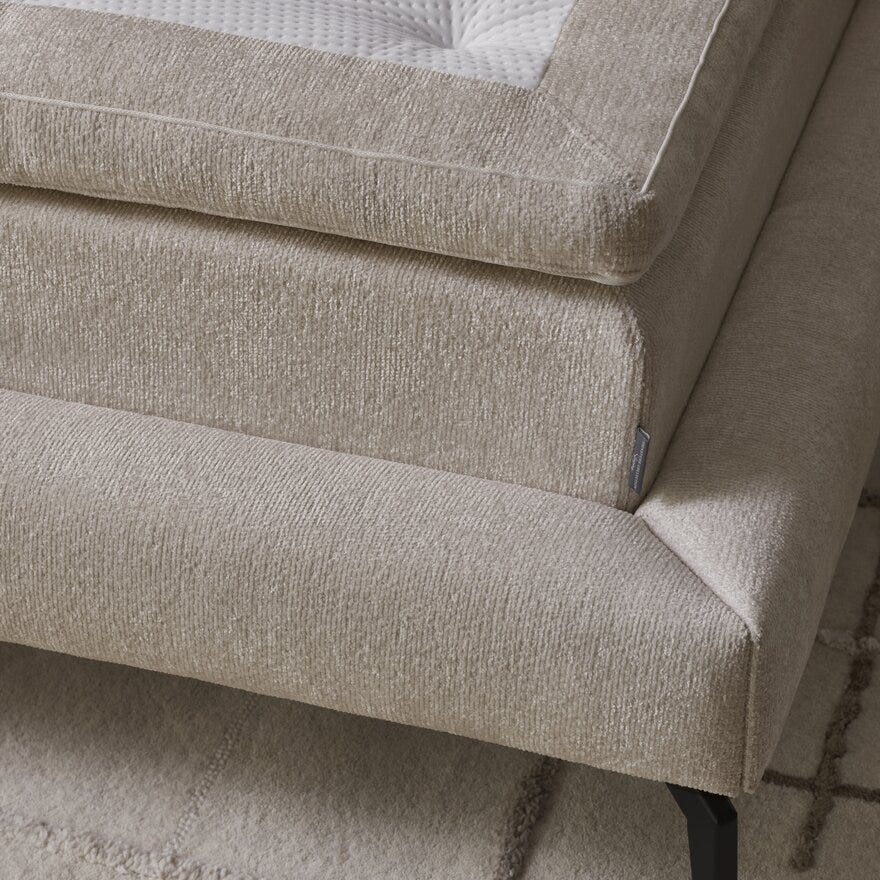 Signature Collection Sleeping SOHO Seng med gavl 140x200 cm i Beige/natur