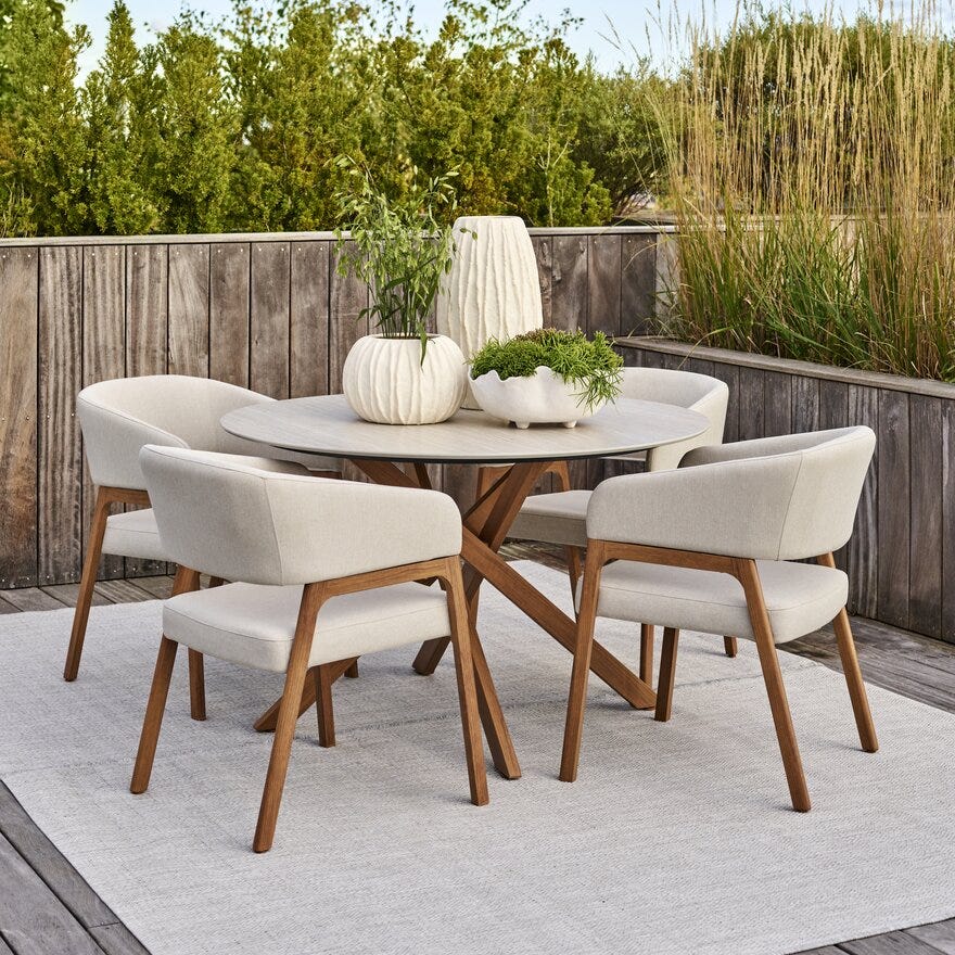 LEONORA Spisestol med armlene i Beige/natur
