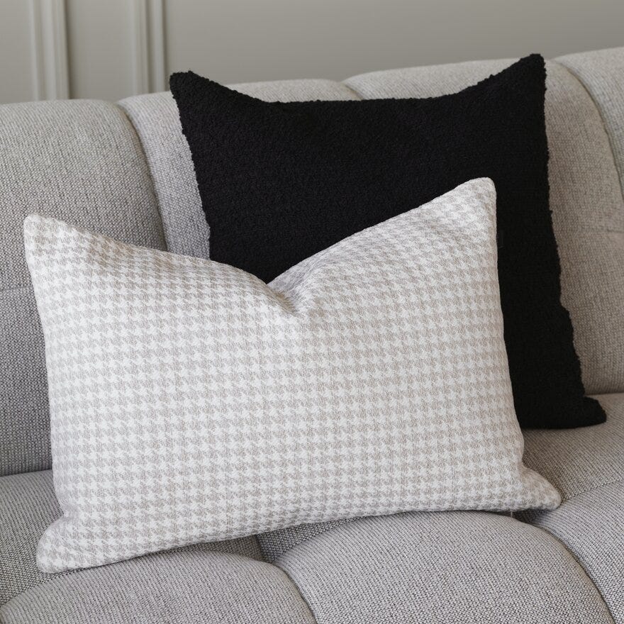 Jakobsdals BOUCLE MOMENT Pynteputetrekk 50x50 cm i Svart