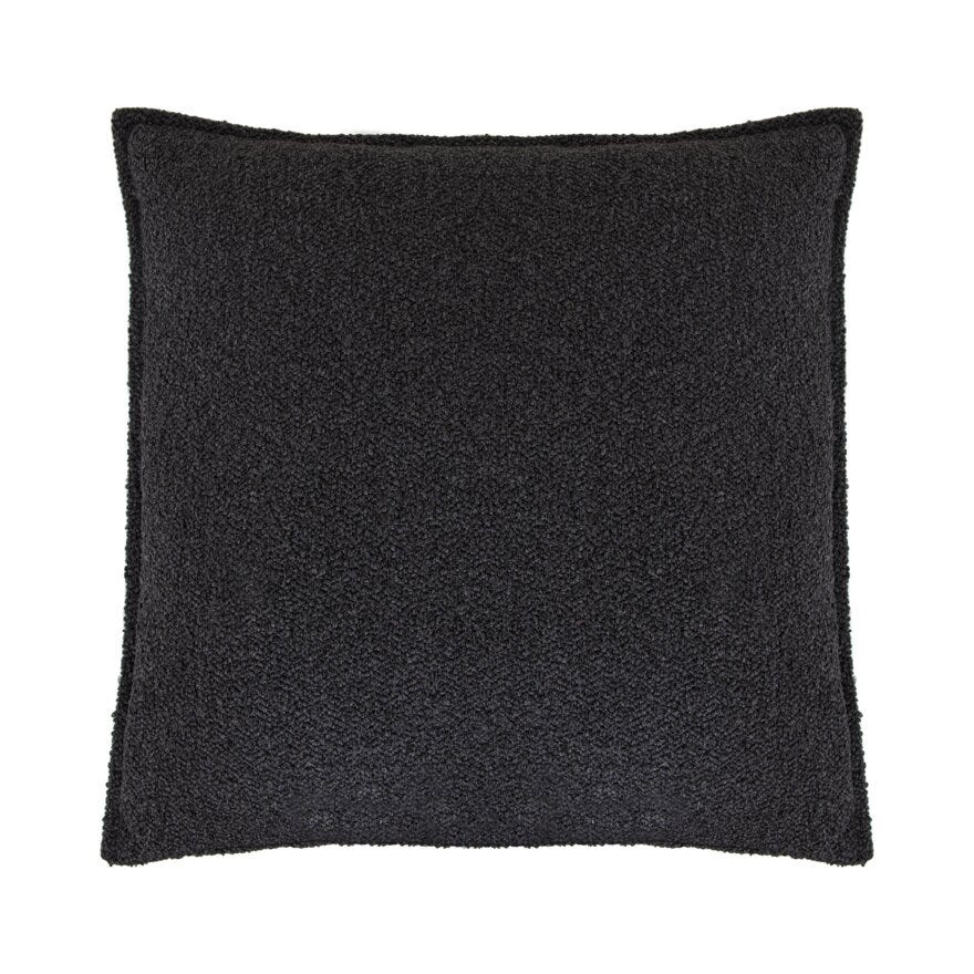 Signature Collection By Halvor Bakke SIGNATURE Pute 50x50 cm i Svart designet av Halvor Bakke
