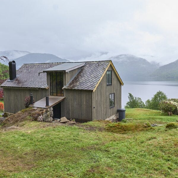 Eventyrlig oppussing på låven i Naustdal