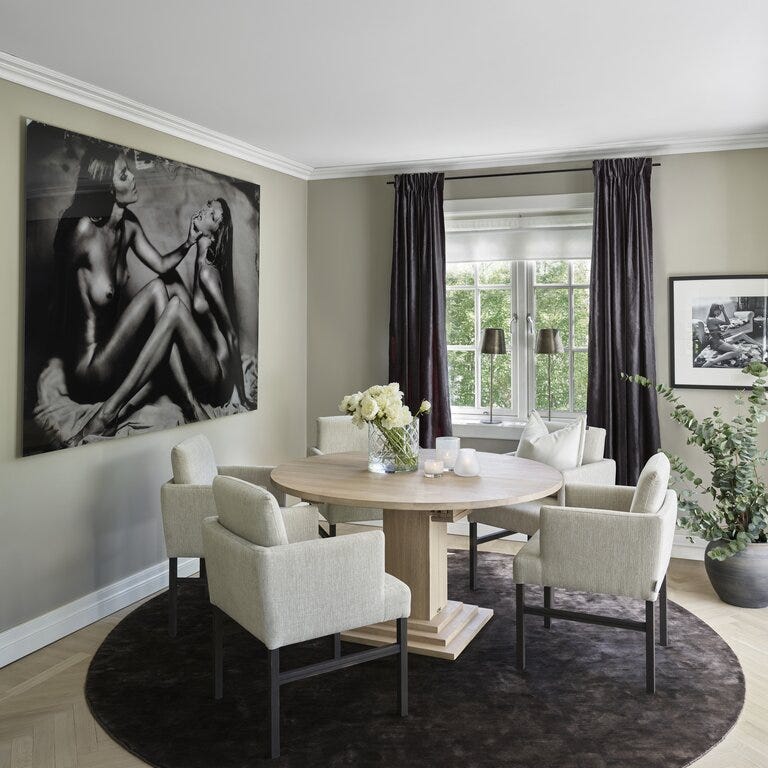 Signature Collection By Halvor Bakke SIGNATURE 1100 Rundt spisebord Ø140 cm i Beige/natur designet av Halvor Bakke