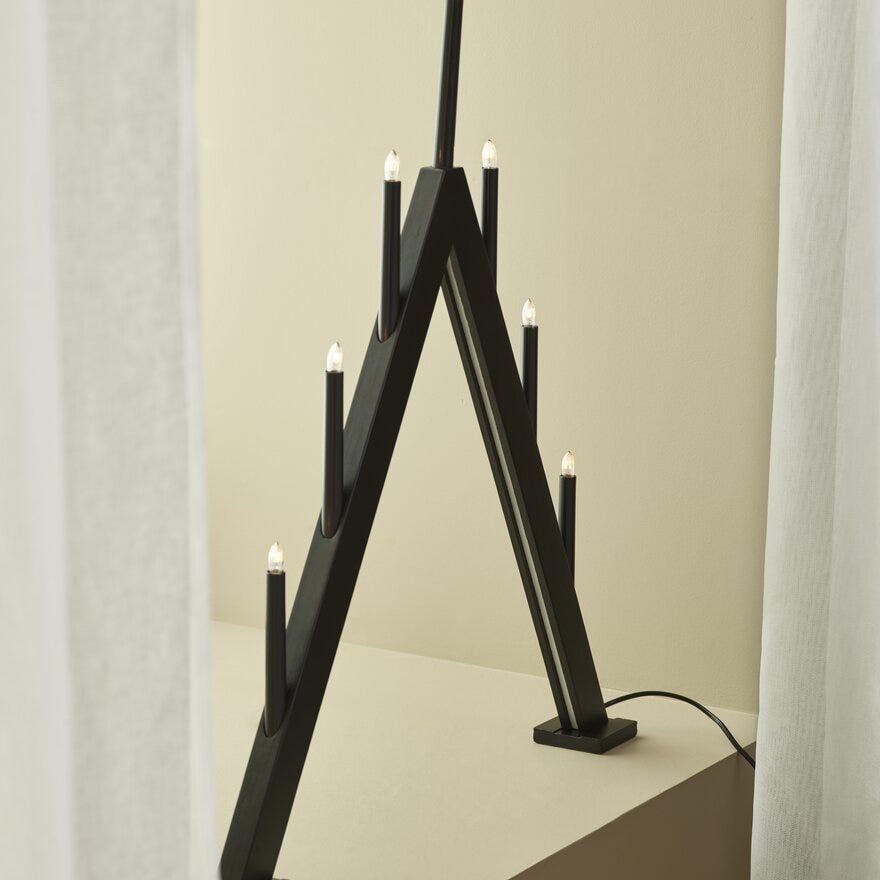 Triangle svart adventsstake 69x8H80